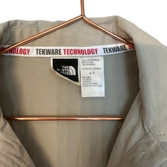 The North Face Tekware Outdoor Button Down Shirt - Small - Picture 3 of 9